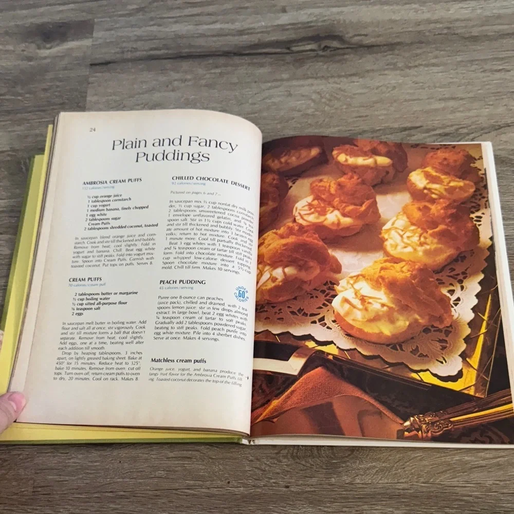 Vintage 1972 Better Homes and Gardens Low-Calorie Desserts Cookbook -Green Cover